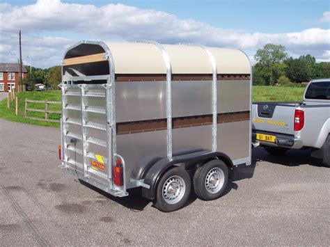 lt    livestock trailer bateson trailers