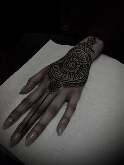 Pin By Trisha Lance On Tattoo Hand Tattoos Henna Hand Tattoo Tattoo