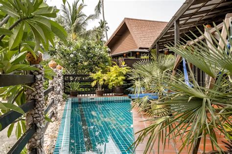 airbnb  thailand    book   luxurious stay bangkok foodie