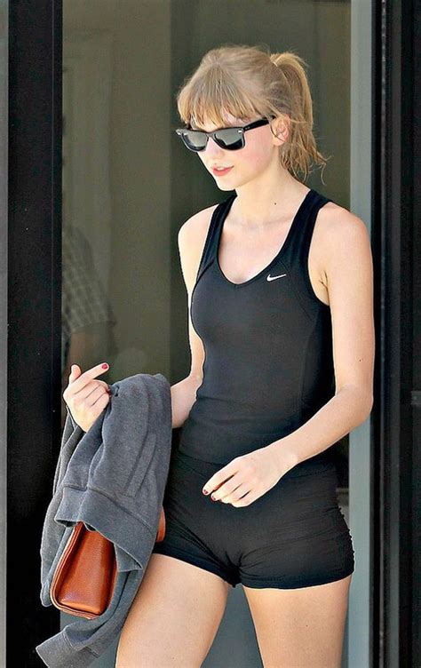 hot taylor swift clearly can t ignore her camel toe a photo on
