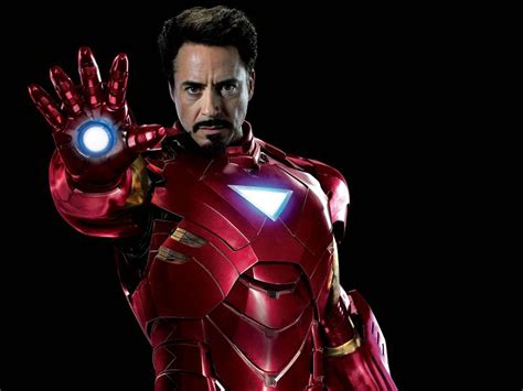 iron man  review  big hand  downey jr   lacks dramatic