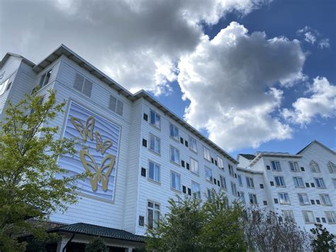 reasons  stay   dreammore resort  dollywood