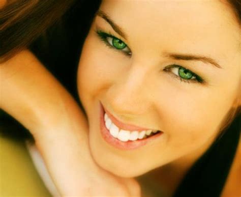 tips for dazzling green eyes beauty ramp beauty and fashion guide by