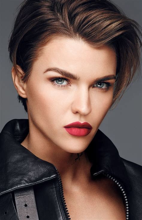 Pin By Beatrice Pacheco On Beauty Ruby Rose Hair Ruby