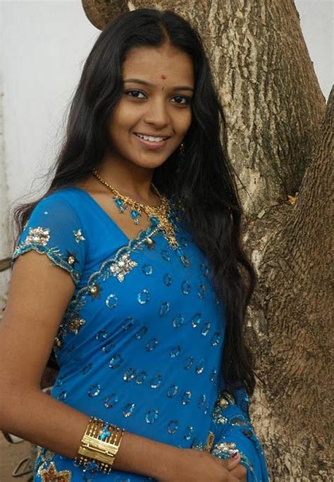 latest movies gallery aswatha cute royal blue saree pics