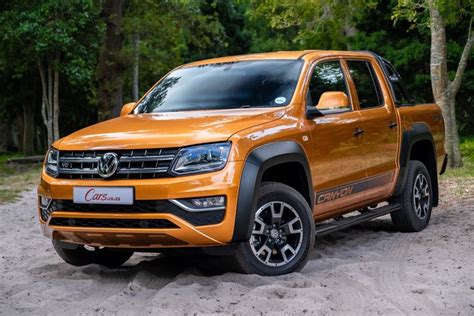 key differences  volkswagen amarok canyon