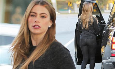 sofia vergara displays her pert posterior to perfection daily mail online