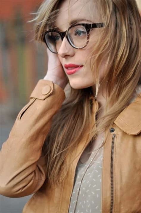 37 cute hairstyles for women with glasses this year