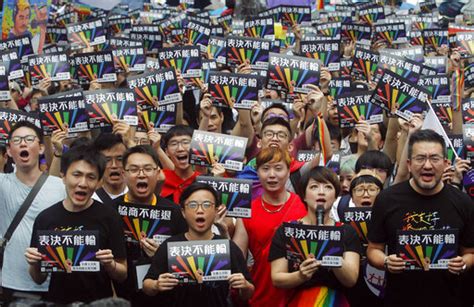 taiwan approves same sex marriage in first for asia wbal