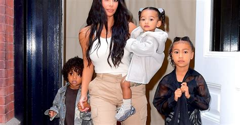 Kim Kardashian Et Ses Enfants Saint Psalm Et North à New York