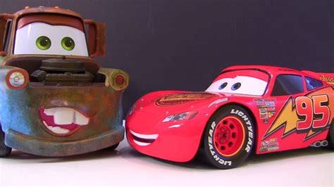 Cars 2 Lightning Mcqueen 1 24 Scale Diecast W Tow Mater Limited
