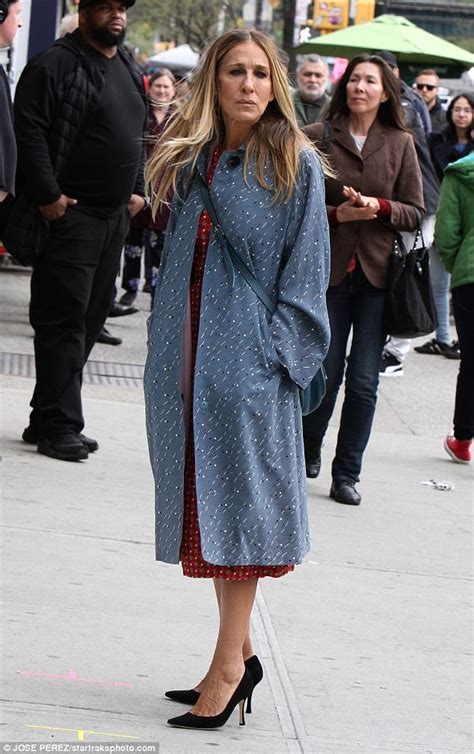 sarah jessica parker dons two wintry coats for filming daily mail online