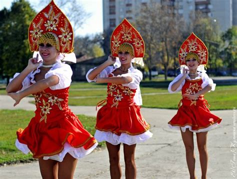 About Russian Folk Dance