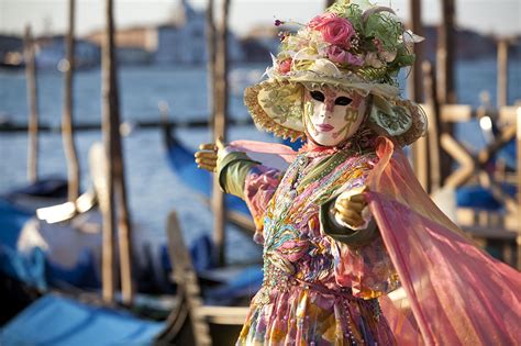 carnival  venice  travel tips