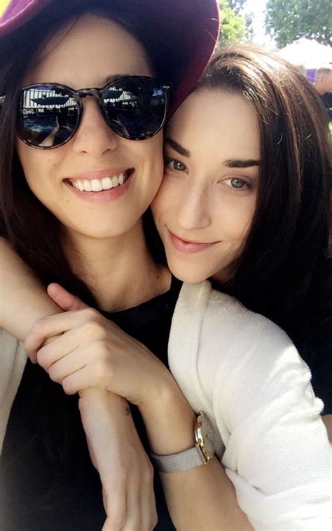 Pin By Atenas Lzn On Stally Cute Lesbian Couples Girls