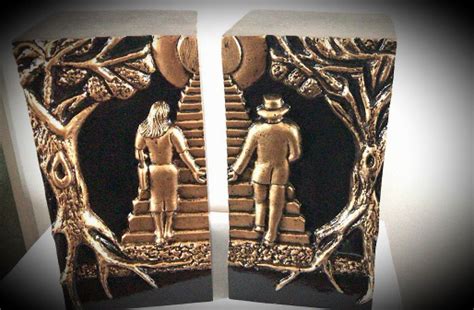 duo urn trap naar de hemel bronze duo urnen  memoriam decoraties