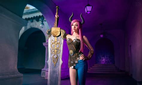 the stunning cosplay photography of darshelle stevens