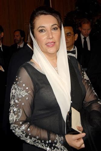 Romance With 24 World Most Glamorous Pakistani Female Politicians