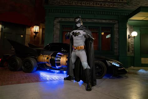 warner bros world abu dhabi extends  batman season news breaking travel news