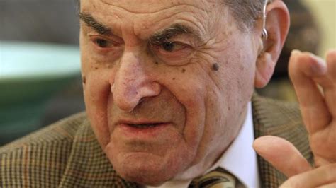 dr henry heimlich 96 uses own manoeuvre to save woman from choking