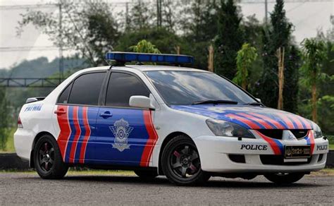 10 Mobil Polisi Yang Dimiliki Polisi Dunia Infobaru Andrya Nabil Fauzan