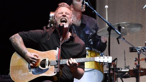 metallica to release live acoustic double album for
