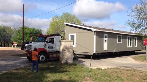 mobile home movers choosing   mover   home