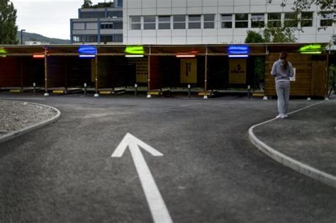 Drive Thru Sex Booths In Zurich Have Proved Very Popular