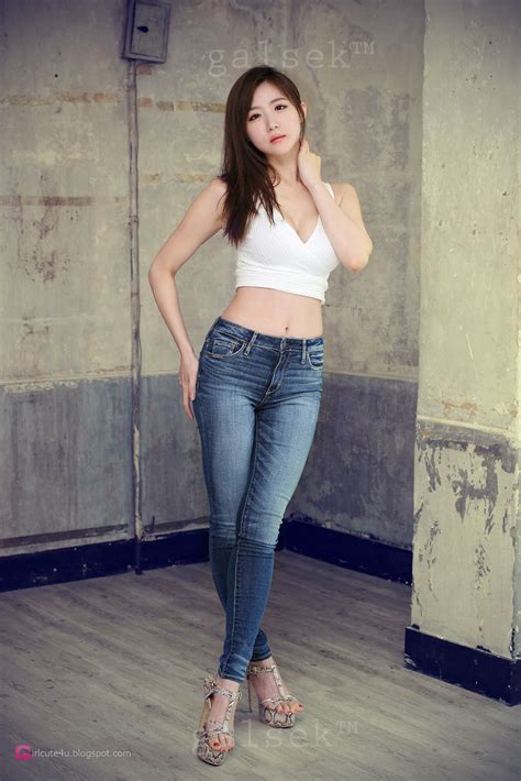 yeon da bin white top and jeans ~ cute girl asian girl korean girl