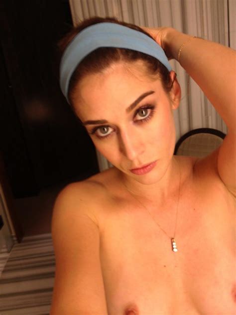 Lizzy Caplan Leaked Private Nudes From Her Icloud Scandal Planet