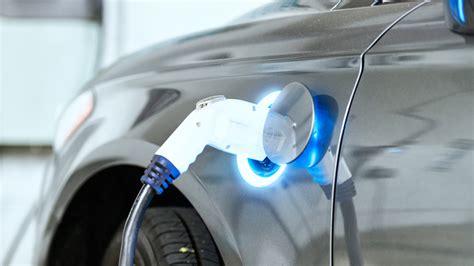 manufacturers announce  station car charging network  boost ev market