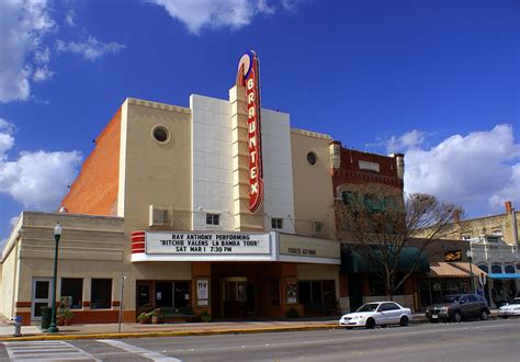 brauntex theater  braunfels texas cinematreasuresorg flickr