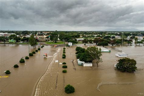 townsville flooding leaves thousands of homes inundated abc news