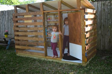 woodwork modern playhouse diy  plans