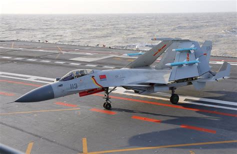 Imagens Caça J 15 Tubarão Voador Da Marinha Chinesa Poder Naval
