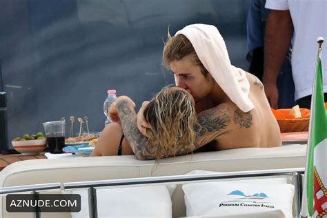 Hailey Baldwin Sexy With Justin Bieber On The Amalfi Coast