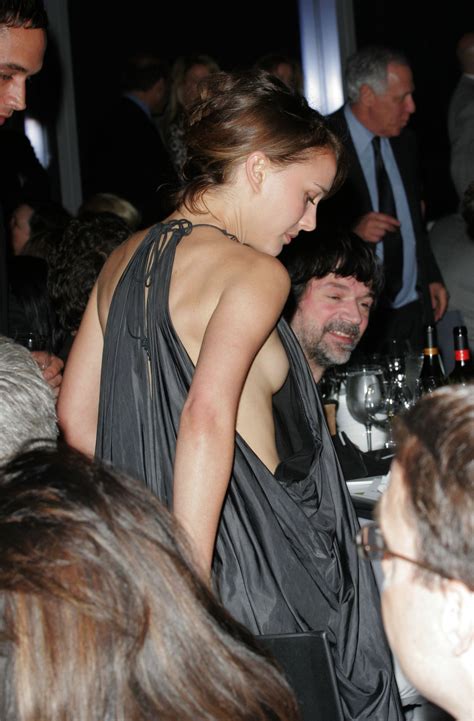 natalie portman braless sideboobs at annual downtown dinner in manhattan hot and sexy