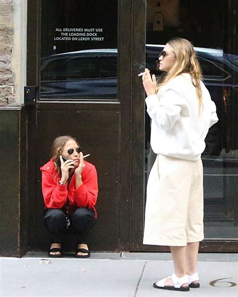 why we love mary kate and ashley olsen smoking photos