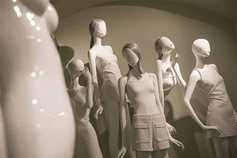 premium label showroom hans boodt mannequins  vigevano  milano italy visual