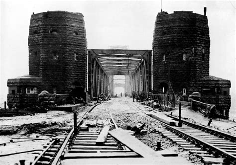 troops capture bridge  remagen entering nazi germany  wwii business insider