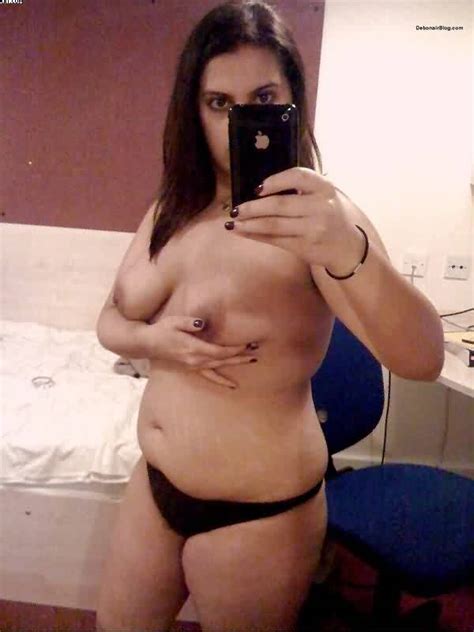 beautiful indian desi wife taking nude selfies on trip