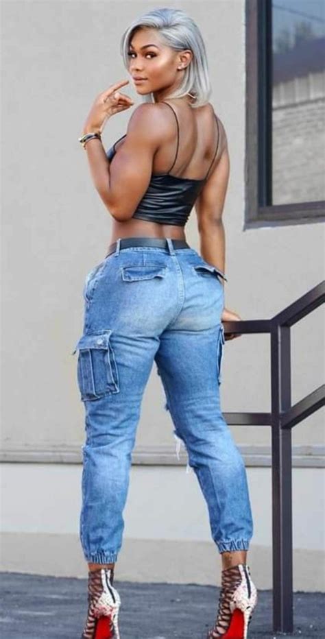Pin By St James On Beautiful Women Curvy Jeans Jeans With Heels