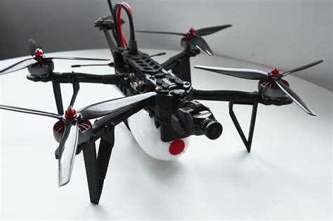 naskilki legko navchitisya keruvati fpv dronom pro spravzhnyu efektivnist ta mistse  stroyu takikh