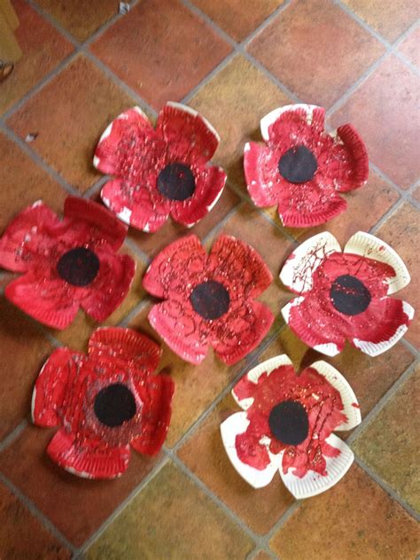 paper plate poppies remembrance   kids paint  paperplates