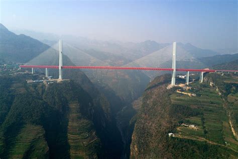 worlds tallest bridge     height   shard opens  china london evening