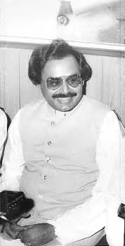 pictures altaf hussain   years dawncom