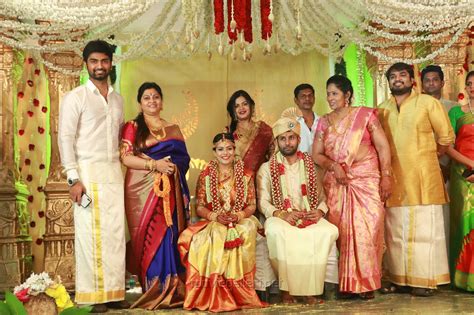 actor aadhav vinodhinie marriage stills moviegallerinet
