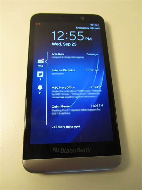 blackberrys   flagship smartphone hands   impressions
