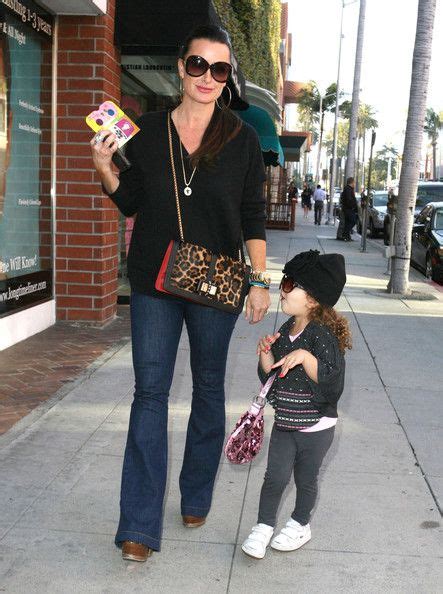 Kyle Richards Photos Photos Kyle Richards And Daughters Out In Beverly