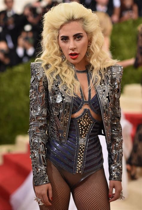 report lady gaga will headline the super bowl 2017 halftime show the